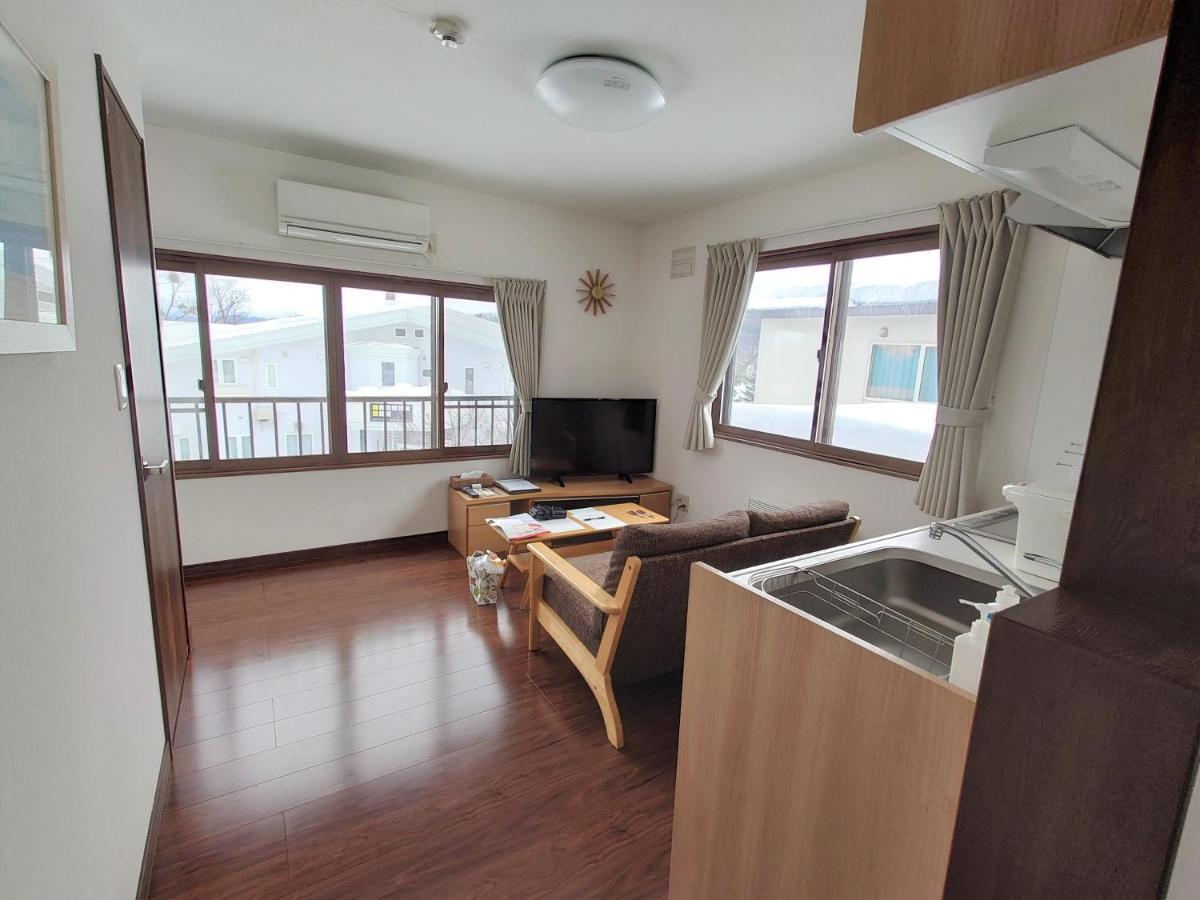 הוילה Kashiwa House Nakafurano מראה חיצוני תמונה