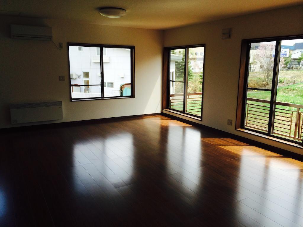 הוילה Kashiwa House Nakafurano מראה חיצוני תמונה